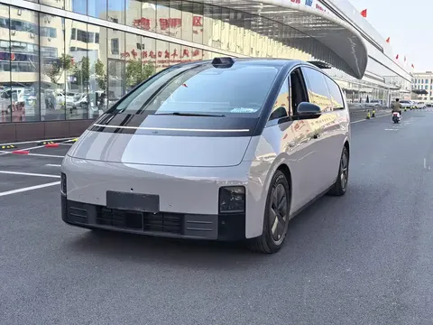 2024 Li Auto MEGA Ultra
