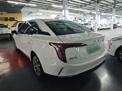 2024 Hongqi E-QM5 450km Mobility, белый — фото 5
