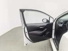 2021 Toyota Corolla TNGA 1.5L CVT Elite, белый — фото 8