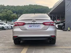2021 Toyota Camry 2.5G Luxury — фото 15