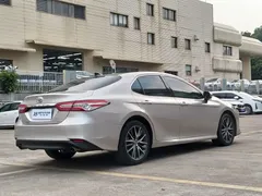 2021 Toyota Camry 2.5G Luxury — фото 16