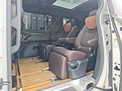2021 Toyota Sienna 2.5L Hybrid Platinum, белый — фото 8