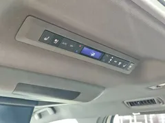 2021 Toyota Sienna 2.5L Hybrid Platinum, белый — фото 14
