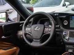 2021 Lexus LS 500h Excellence — фото 14
