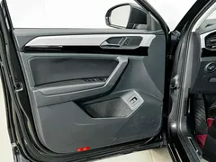 2021 Volkswagen Tayron 330TSI 2WD Luxury Smart Connect Plus, чёрный — фото 16