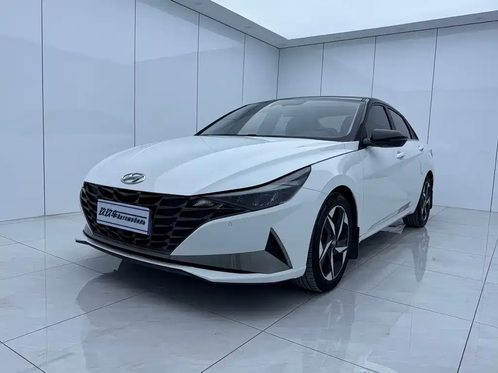 2022 Hyundai Elantra 1.5L CVT LUX Premium