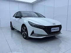 2022 Hyundai Elantra 1.5L CVT LUX Premium, белый — фото 3