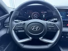 2022 Hyundai Elantra 1.5L CVT LUX Premium, белый — фото 9