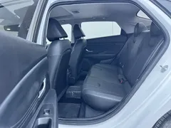 2022 Hyundai Elantra 1.5L CVT LUX Premium, белый — фото 13