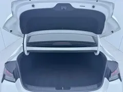 2022 Hyundai Elantra 1.5L CVT LUX Premium, белый — фото 15