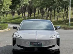 2025 Hongqi EH7 640 4WD — фото 2