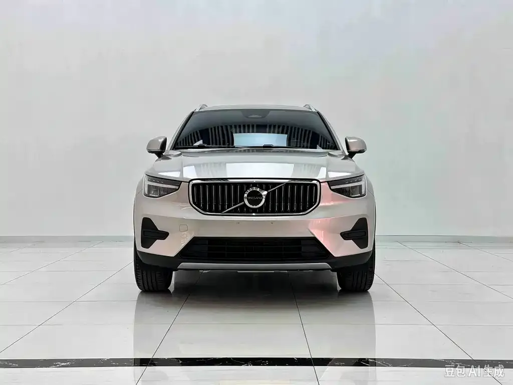 2024 Volvo XC40 Luxury