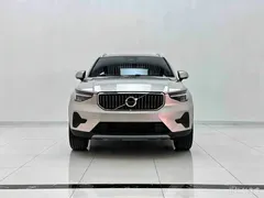 2024 Volvo XC40 Luxury — фото 1