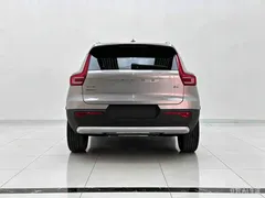 2024 Volvo XC40 Luxury — фото 4