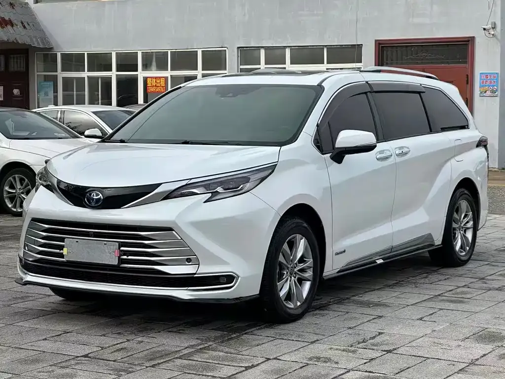 2021 Toyota Sienna 2.5L Hybrid Platinum