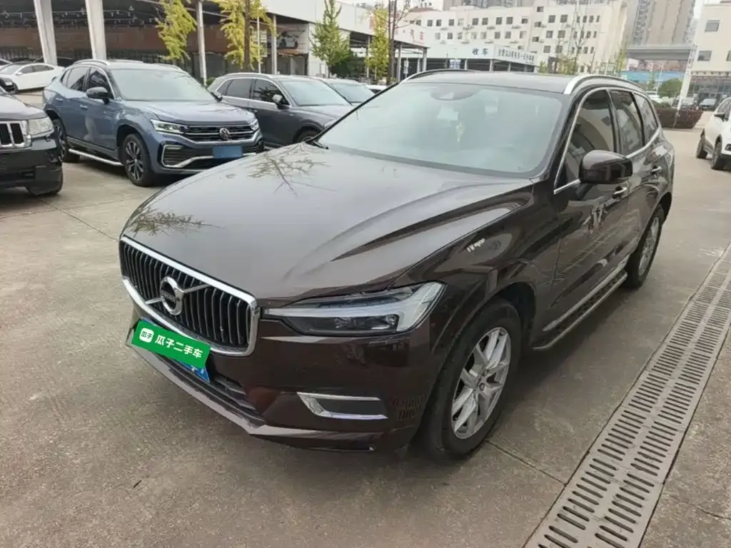 2021 Volvo XC60 4WD Luxury