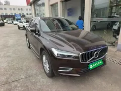 2021 Volvo XC60 4WD Luxury — фото 4