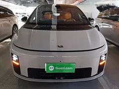 2025 Li Auto i8 Standard — фото 3