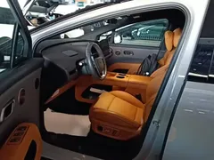 2025 Li Auto i8 Standard — фото 16
