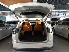 2025 Li Auto i8 Standard — фото 19