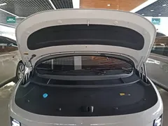 2025 Li Auto i8 Standard — фото 20