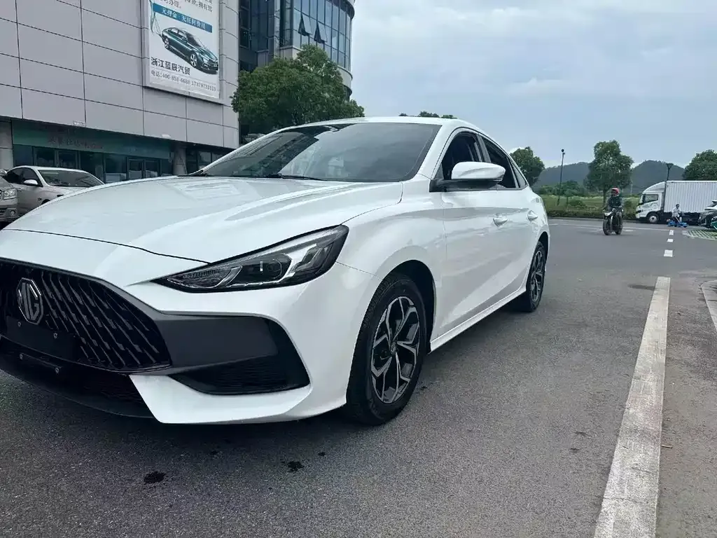 2023 MG MG5 180DVVT CVT Luxury