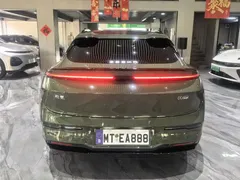 2026 Zeekr 007 GT RWD Max 75kWh EV, зелёный — фото 24