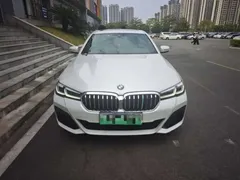 2021 BMW 5 Series 535Le M Sport Package, белый — фото 2