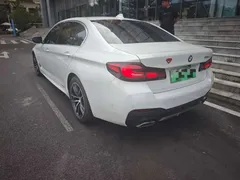2021 BMW 5 Series 535Le M Sport Package, белый — фото 5