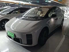 2025 Li Auto i8 Standard — фото 1