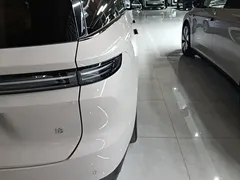 2025 Li Auto i8 Standard — фото 8