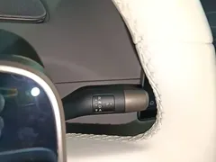 2025 Li Auto i8 Standard — фото 14