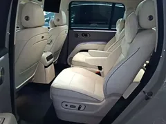 2025 Li Auto i8 Standard — фото 17