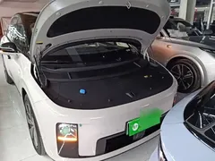 2025 Li Auto i8 Standard — фото 20