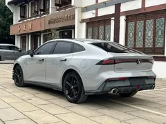 2022 Changan UNI-V 1.5T Premium — фото 5