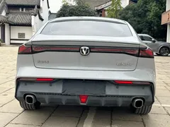 2022 Changan UNI-V 1.5T Premium — фото 6