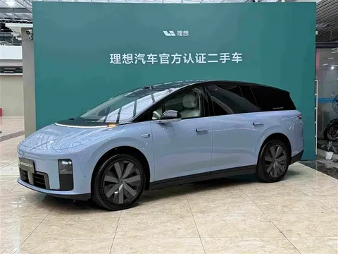 2025 Li Auto i8 Standard