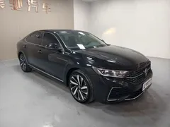 2022 Volkswagen Passat 330TSI Luxury, чёрный — фото 3