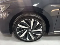 2022 Volkswagen Passat 330TSI Luxury, чёрный — фото 11