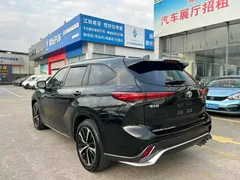 2023 Toyota Crown Kluger 2.5L HEV 4WD Premium, чёрный — фото 9
