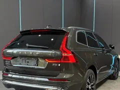 2022 Volvo XC60 4WD Luxury — фото 8
