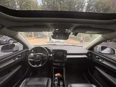 2021 Volvo XC40 4WD Sport, белый — фото 5