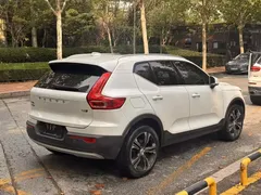 2021 Volvo XC40 4WD Sport, белый — фото 9