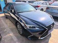 2022 Lexus ES 300h Excellence, чёрный — фото 2