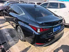 2022 Lexus ES 300h Excellence, чёрный — фото 3