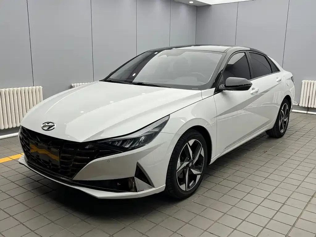 2022 Hyundai Elantra 1.5L CVT LUX Premium
