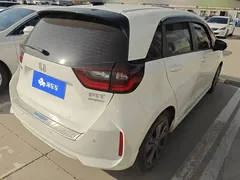 2021 Honda Fit 1.5L CVT Pro, белый — фото 3