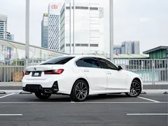 2023 BMW 3 Series 325Li M Sport Package, белый — фото 8