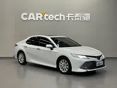 2019 Toyota Camry 2.0G Luxury, белый — фото 3