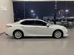 2019 Toyota Camry 2.0G Luxury, белый — фото 7